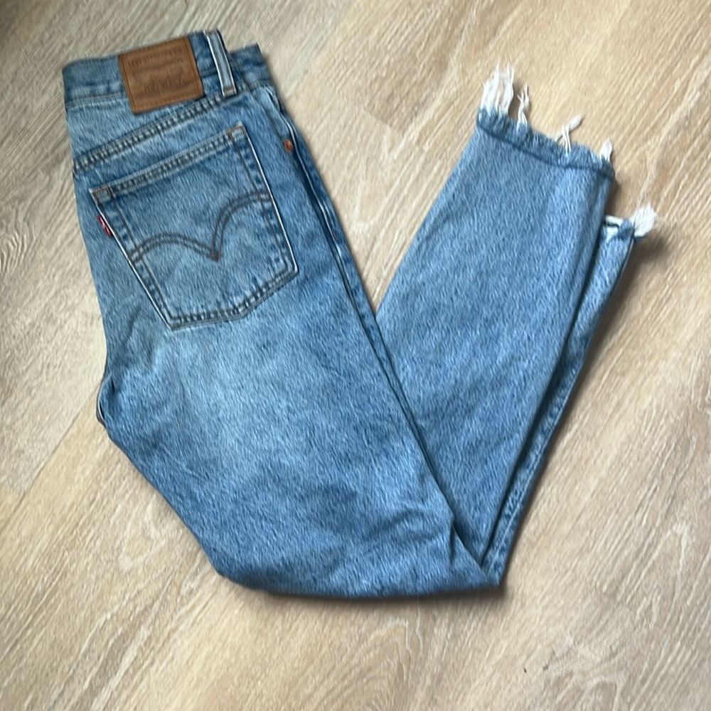 Levi’s Wedgie sz 26